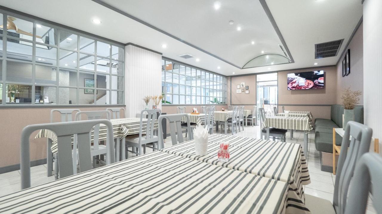 Khách sạn hẻo lánh Yellow Ribbon Hills Boutique